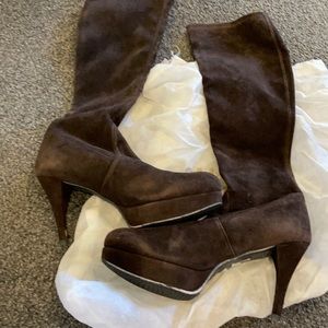Size 6 Stuart Weizmann suede boots